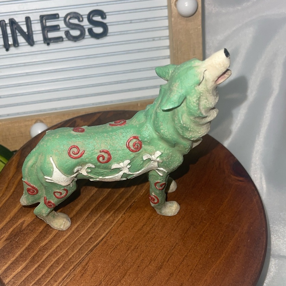Westland Call of the Wolf Figurine Green Spiral Howling Totem 2.75”